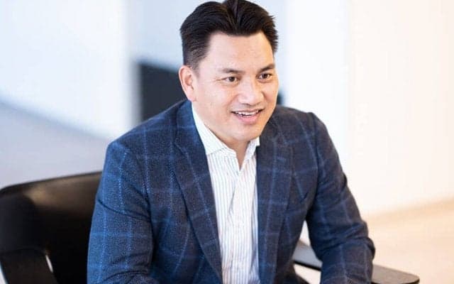 井口資仁氏が15年ぶりに米キャンプ訪問　体感した“日本との違い”やルール改正の影響