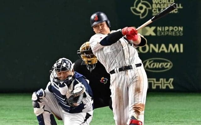 【侍ジャパン】岡本和真の「発信力」に注目高まる理由　選手のＳＮＳが話題となる「舞台裏」