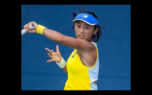  土居美咲、華谷和生下し2回戦へ 