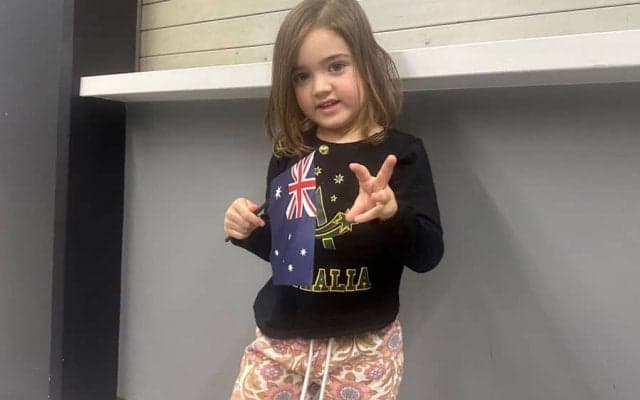 ネットで話題…「レッツゴージョージ」　豪州代表の“応援団長”は3歳の女の子