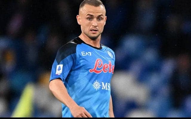 ナポリ、躍進支えるロボツカと2027年まで契約延長