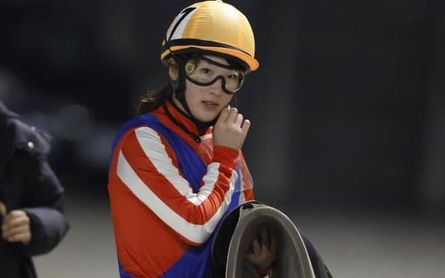 永島まなみ騎手が2日間の騎乗停止に 15日の姫路競馬で斜行