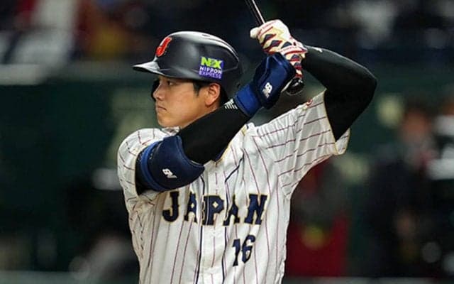 大谷翔平、奇襲セーフティバントで先制点呼び込む　シフトの逆つき場内騒然