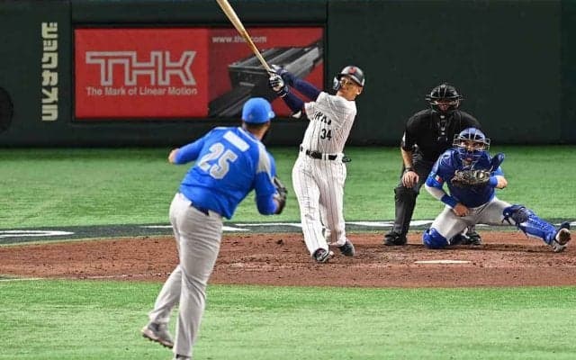 【WBC】侍ジャパン、吉田正尚が4番起用でWBC初アーチ　豪快な一発に場内どよめき