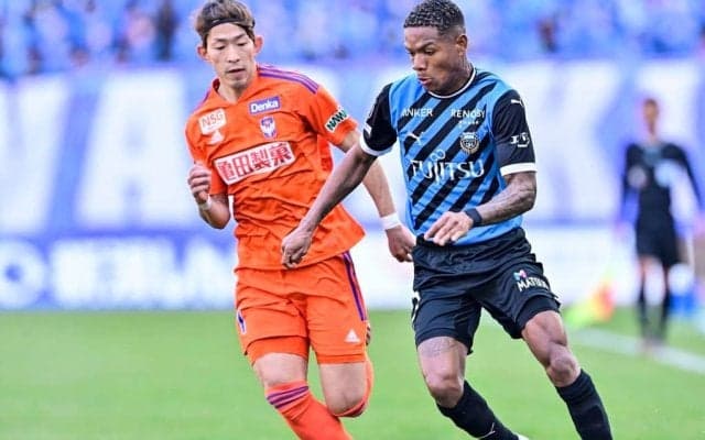 川崎・マルシーニョがC大阪戦で今季初ゴール宣言！ 試合前に来日する家族に向けたゴールパフォーマンスも記者に見せた…ベストイレブン再選出に向け闘志十分