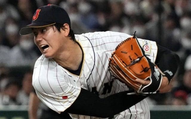 バット振る前に「ボールはミットの中」　騒然の爆速球…大谷翔平が「銃弾投げている」