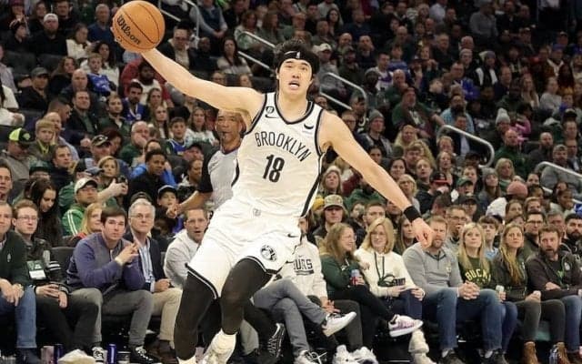 ネッツがキングスに惜敗して2連敗…3Qに出場した渡邊雄太は豪快ダンクを披露