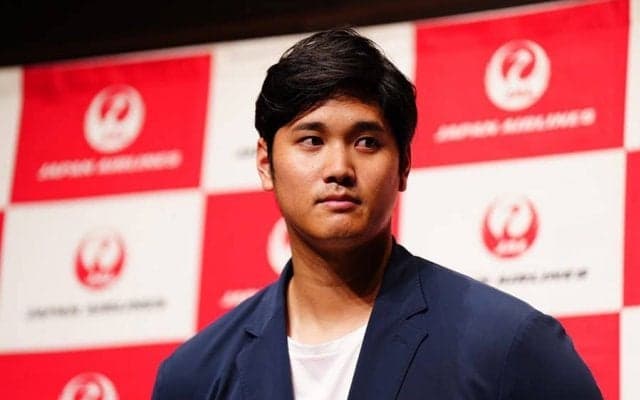 大使館も即反応「チェコの帽子を被って…」　大谷翔平のマイアミ到着が話題