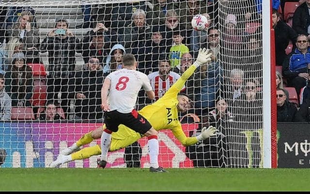 スパーズが最下位セインツに2度のリード守れず痛恨ドロー…ポロとペリシッチに初ゴールも土壇場PK被弾に《プレミアリーグ》