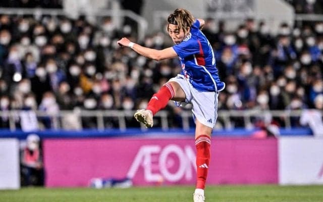 「3月のベストゴールじゃね」王者・横浜FMが決めた「地を這う弾丸ミドル映像」がスゴすぎて6万回再生！「気持ち良すぎる」と大絶賛された、相手GKも触れられないスーパーゴール