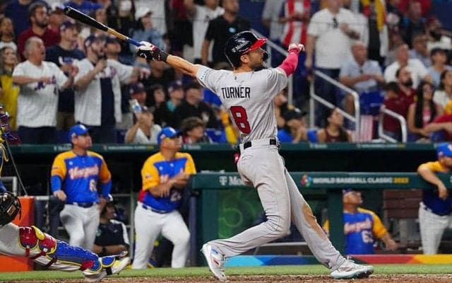米国、満塁アーチで8回にベネズエラを大逆転　ターナーが劇的弾…球場大熱狂