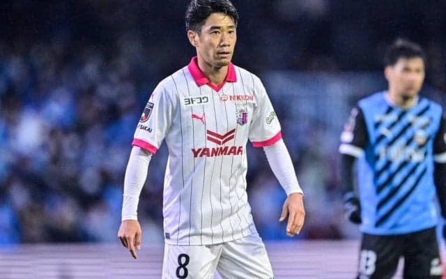 「素敵すぎる」C大阪のチームメイトが「香川真司への誕生日ケーキサプライズ」が反響！ 川崎戦前日にホテルで祝福！