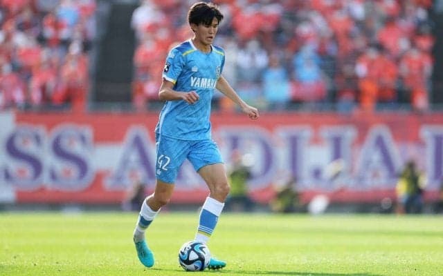 【J2「正念場」】「静岡ダービー」で元日本代表GK権田を“破った”磐田17歳FWの「ガムシャラな決意」！「順位とか勝点は先輩がたに任せて…」(1)