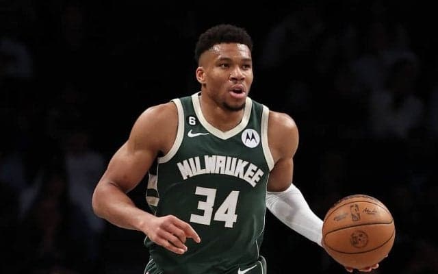 バックスのアデトクンボがレギュラーシーズン通算出場試合数で球団史上トップへ浮上