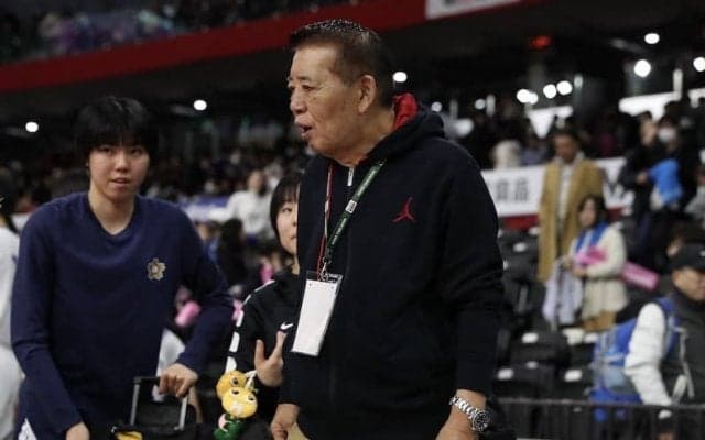 桜花学園の井上眞一コーチが「2022年度 ミズノ スポーツメントール賞」を受賞