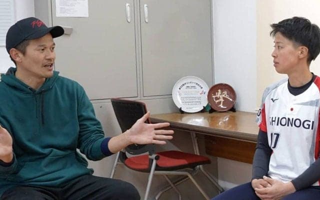 元燕戦士が女子ソフトで“ガチ対決”　「野球とは違う迫力」競技普及を願うワケ