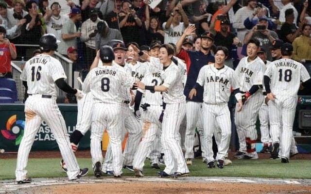 【高校野球】侍ジャパンの劇的勝利に甲子園も熱狂　突然の大歓声と拍手に選手はキョロキョロ