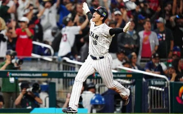 大谷翔平、村上宗隆を称賛「本当に良いバッティングだった」　劇的サヨナラに笑顔