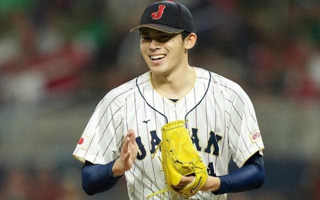 祈り続けた佐々木朗希「信じていた」　降板後はベンチで声枯らす「打ってくれて最高」