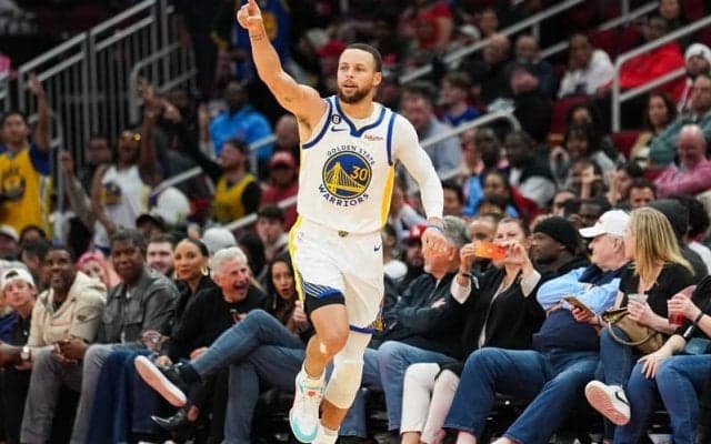 アウェー連敗を11で止めたウォリアーズのカリー「もっといいプレーをしなきゃいけない」