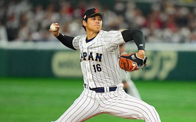 【WBC】国旗掲げた大谷翔平とトラウトが「自国を導く」　日米決戦、試合前に実現した入場シーンに注目