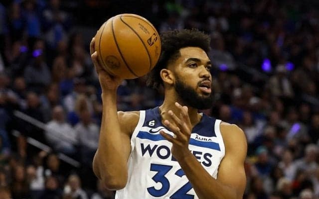 ウェスト8位のウルブズ、タウンズとエドワーズが日本時間23日のホークス戦で復帰か？