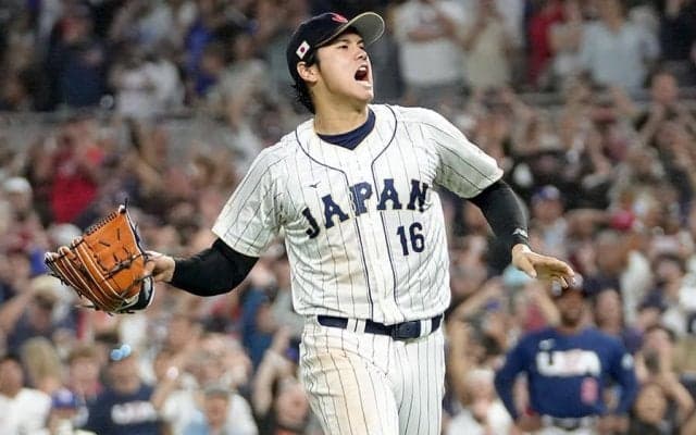 大谷翔平、グラブ投げ捨て雄叫び“胴上げ投手”　最後はトラウトと“最高の勝負”でK斬り