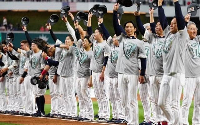 侍ジャパンが見せた“優勝後の振る舞い”に米注目！整列して一礼「クールな瞬間だ」