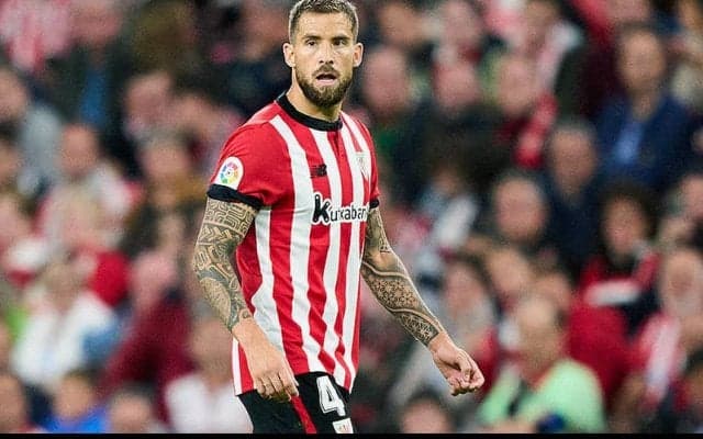 バルセロナが意中のイニゴ・マルティネスとの合意迫る！　最後の障壁はFFP…