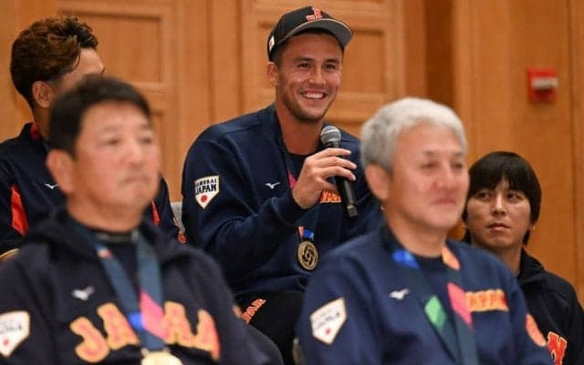 ヌートバー、優勝会見で感謝を伝えるも…　水原通訳まさかの“自画自賛”に場内爆笑