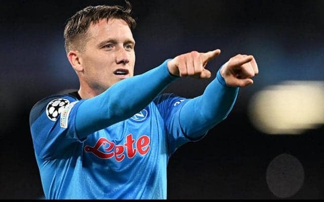 ジエリンスキがナポリ退団か、高額年俸がネックでラツィオ入りの可能性