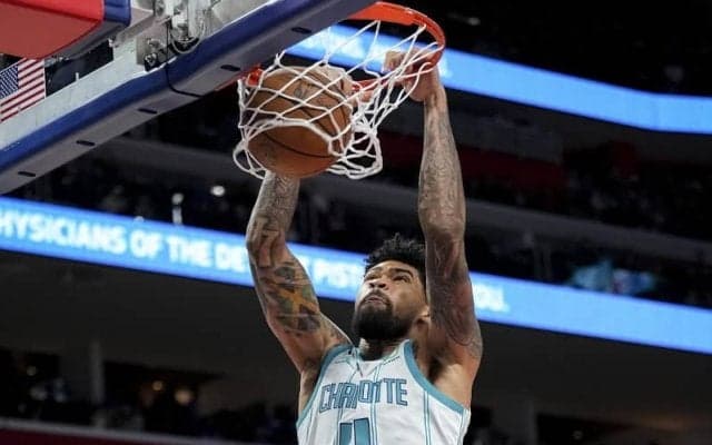 ホーネッツの若手ビッグマン、ニック・リチャーズが3年約20億円の延長契約を締結