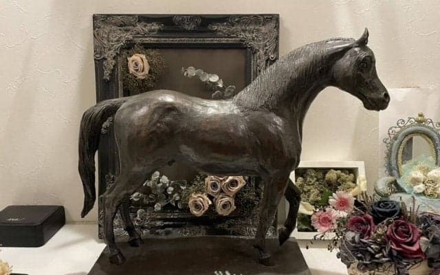 【装蹄師・西内荘コラム】ドバイで購入した幸運のブロンズ像