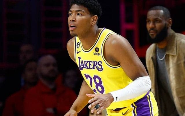 レイカーズがサンダーとの激戦を制し3連勝…八村塁は3得点3リバウンドで好守備も披露