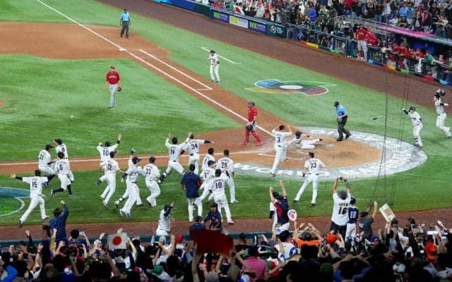 侍J勝利後も…「敬意を表し合っている」　球場外で広がる“友情”に感動「なんという夜」