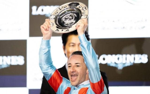 【ドバイシーマクラシック】ルメール「最高の馬だとわかっていた」イクイノックス圧巻の逃げ切りV