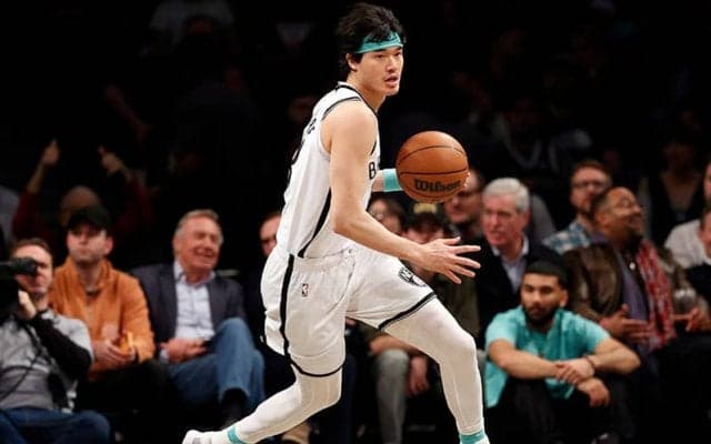 怒涛の勢いで3点弾を炸裂したネッツがヒートに快勝…渡邊雄太は第4Qに長距離砲をヒット