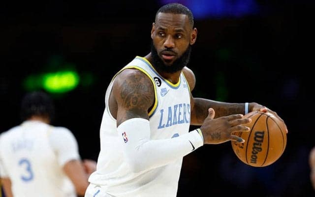 右足の腱を痛めて欠場中のレブロン…27日のブルズ戦でステータスが“疑わしい”に更新