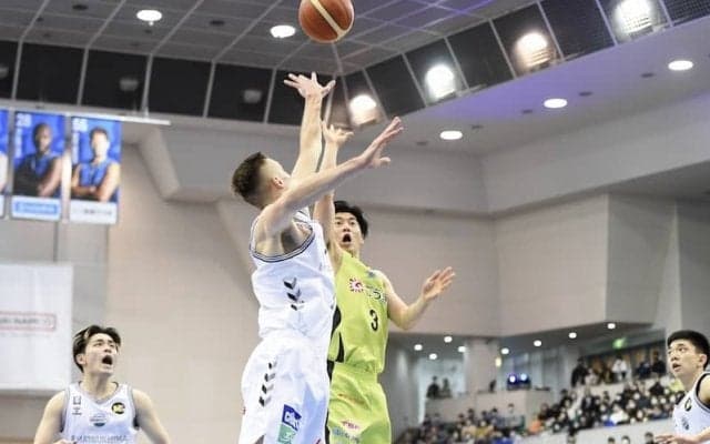 終盤の攻防を制した島根が京都に辛勝…ビュフォードや安藤が活躍して15連勝を飾る