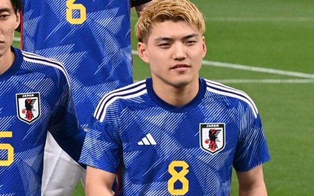 「新しいジャニーズのグループかと」「かっこよすぎ」日本代表に新散歩隊誕生!? 堂安律ら東京タワーバックに笑顔で記念撮影「仲良し5人かわいい」