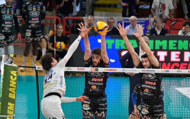 石川祐希のミラノがセット先取も逆転で敗れる　プレーオフ準々決勝第3戦