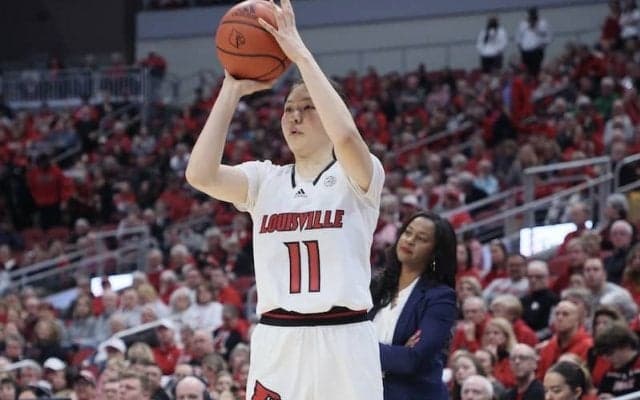 4年生としてNCAAトーナメントへ臨んだ今野紀花…ルイビル大がエリート8で敗退