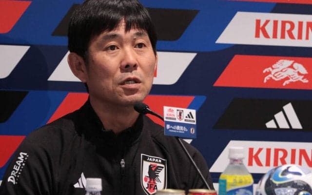 「チャンスを与えたいが…」 新守護神候補は東京五輪組抑えてシュミットがリードか、森保一監督が先発起用と久保建英のベンチスタートも示唆