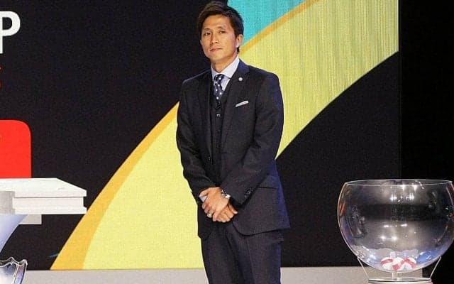 元日本代表MF福西崇史氏がガウン姿で早稲田大学大学院を卒業！論文は最優秀賞を受賞