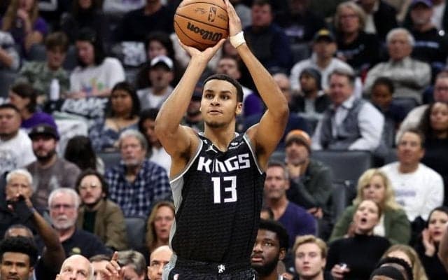 キングスのキーガン・マレーが新人としての歴代最多3ポイント成功記録を更新へ