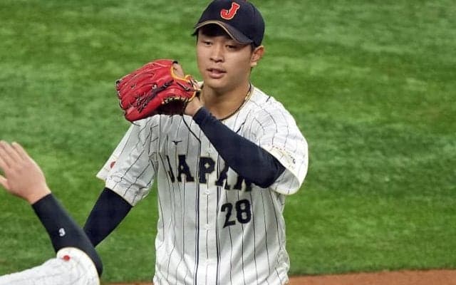 「スカウトの間で大きな話題に」侍ジャパンの若き右腕に米誌が注目！「最も強力な打者を苦しめた」