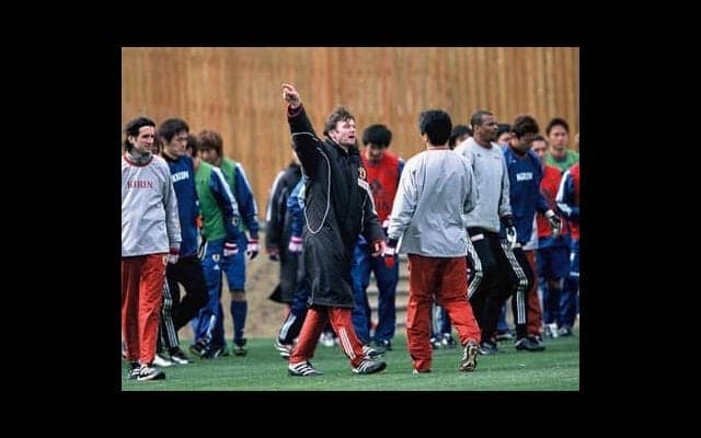 トルシエが感じた日本サッカーとベトナムの類似点　小野伸二や稲本潤一ら黄金世代ともＵ－20代表は「よく似ている」