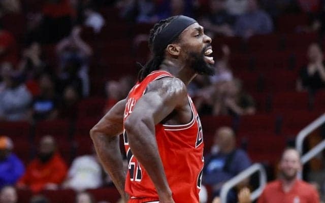 ブルズでフィットするベバリーが古巣レイカーズと比較「俺がスプーンだとしたら…」