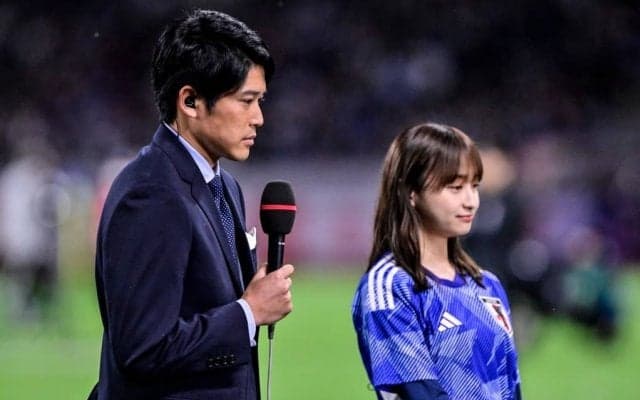 シャルケ公式による内田篤人の誕生日祝福投稿が「うっちー愛ありすぎ」と大反響！ 独代表GKノイアーとの2ショットなどに、現地＆日本人ファン反応