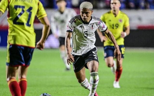 「長友2世やね」日本代表デビューした21歳の新進気鋭の左SBのプレーに、称賛の声続々！ 気迫のこもったプレーでトレンド入りも